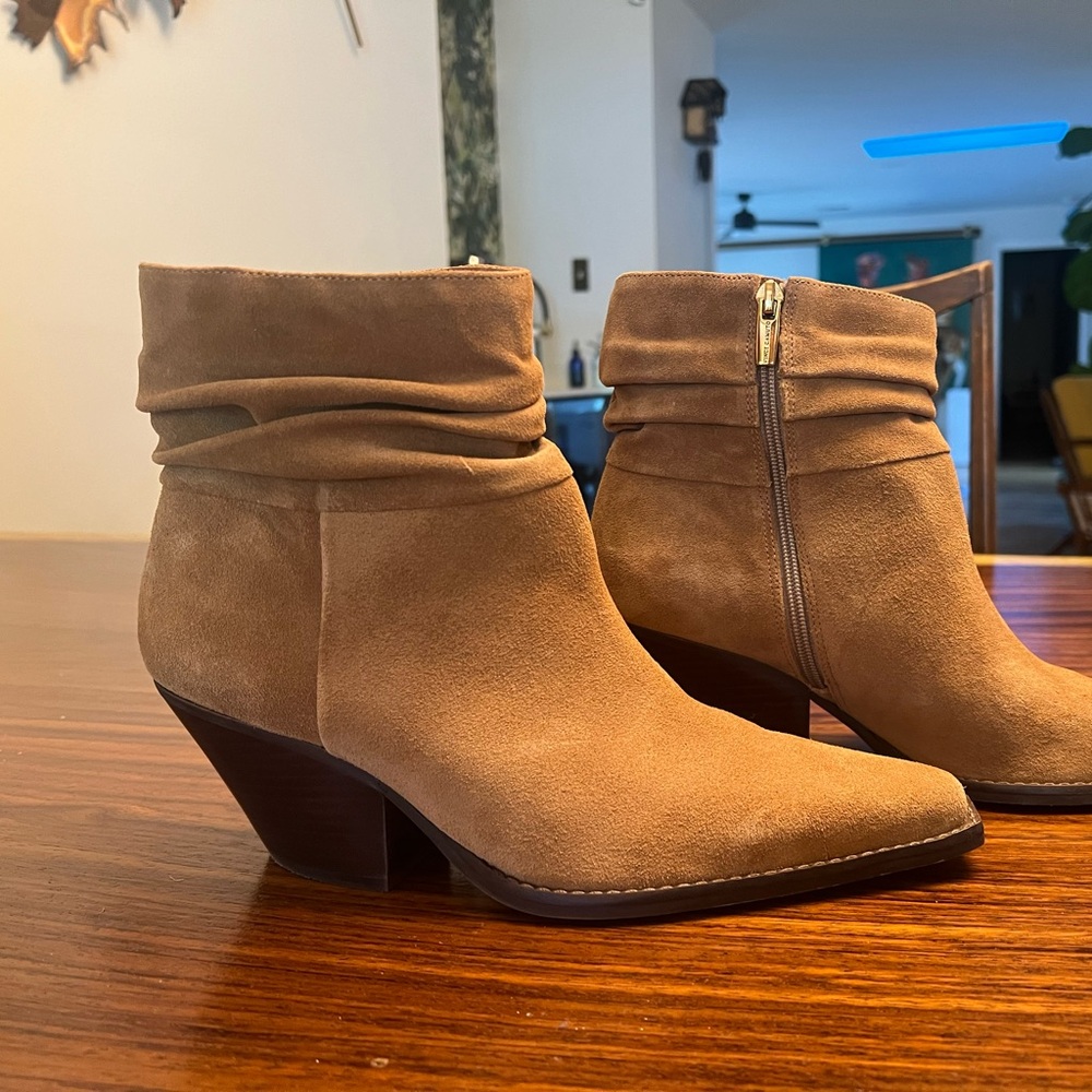 Vince Camuto Nerlinji leather bootie ❤️